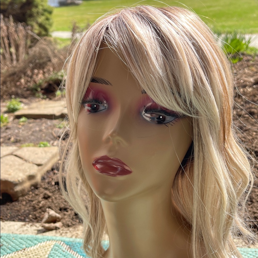 Belle Tress City Collection Liverpool milkshake Blonde-R - Picture 12 of 14